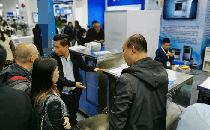 优普产品经理介绍杜伯特洗瓶机